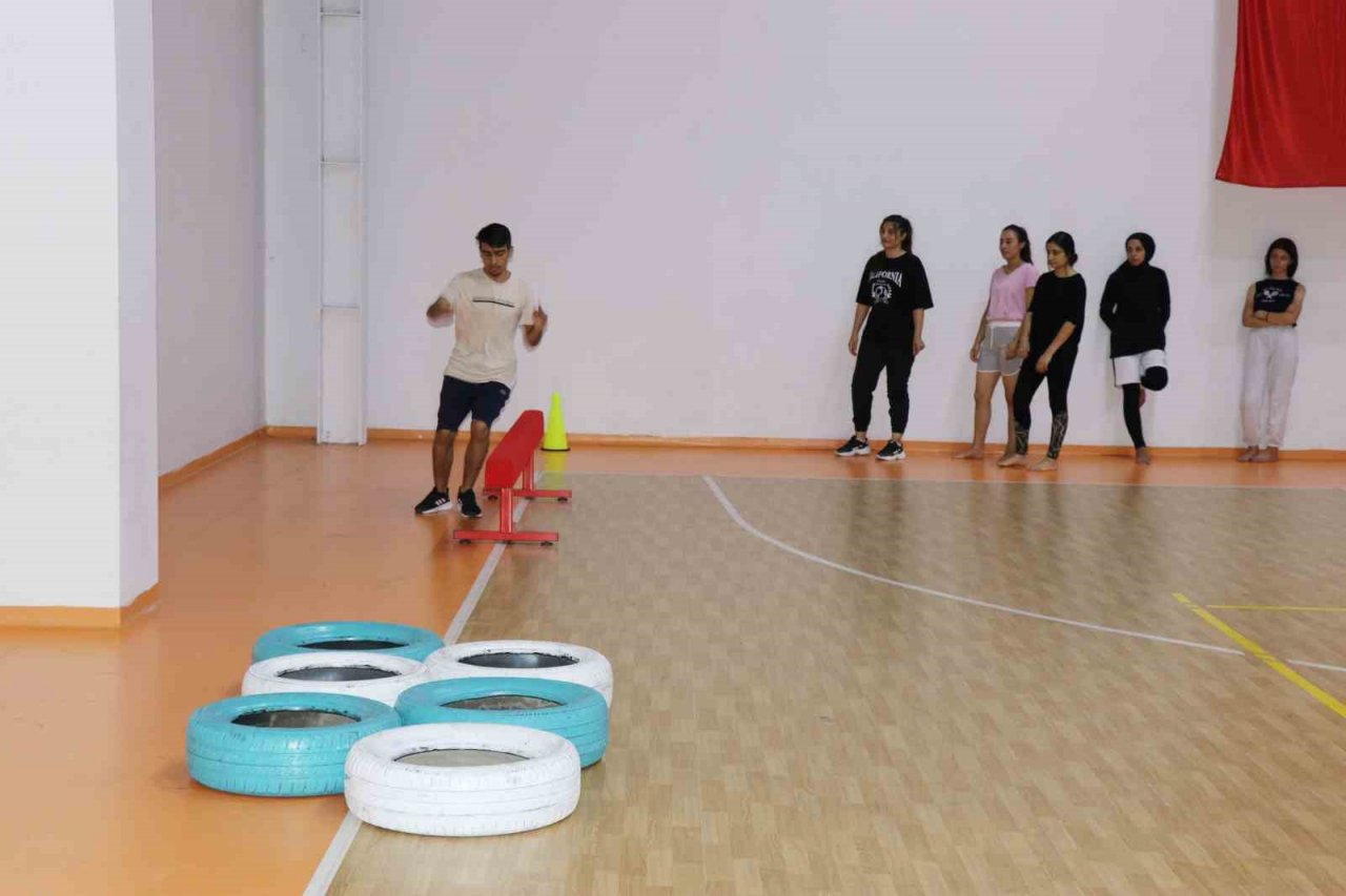 Gençler Haliliye’de sınavlara hazırlanıyor