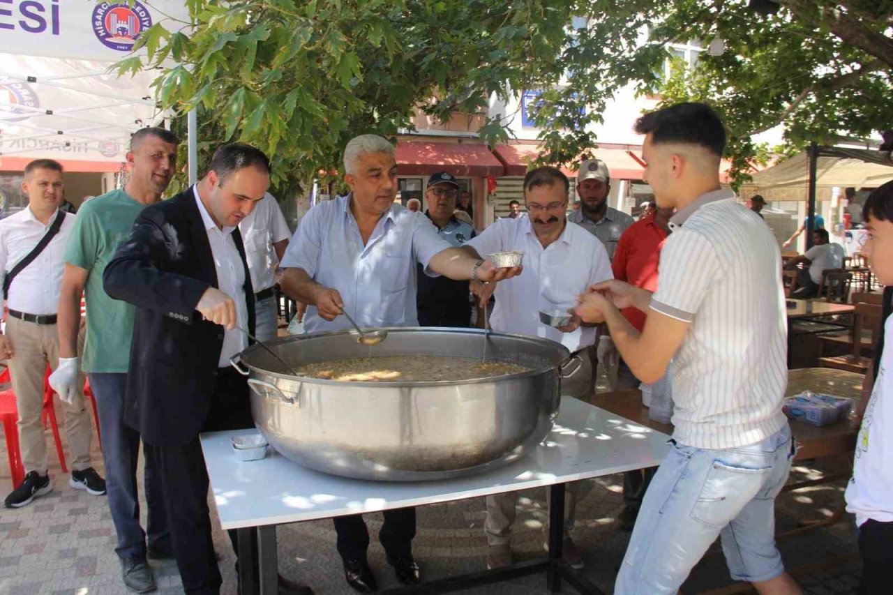 Hisarcık Belediyesinden aşure ikramı