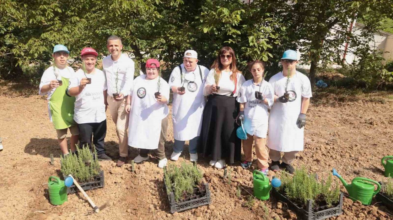 Özel bireyler doğaya dokunarak rehabilite ediliyor