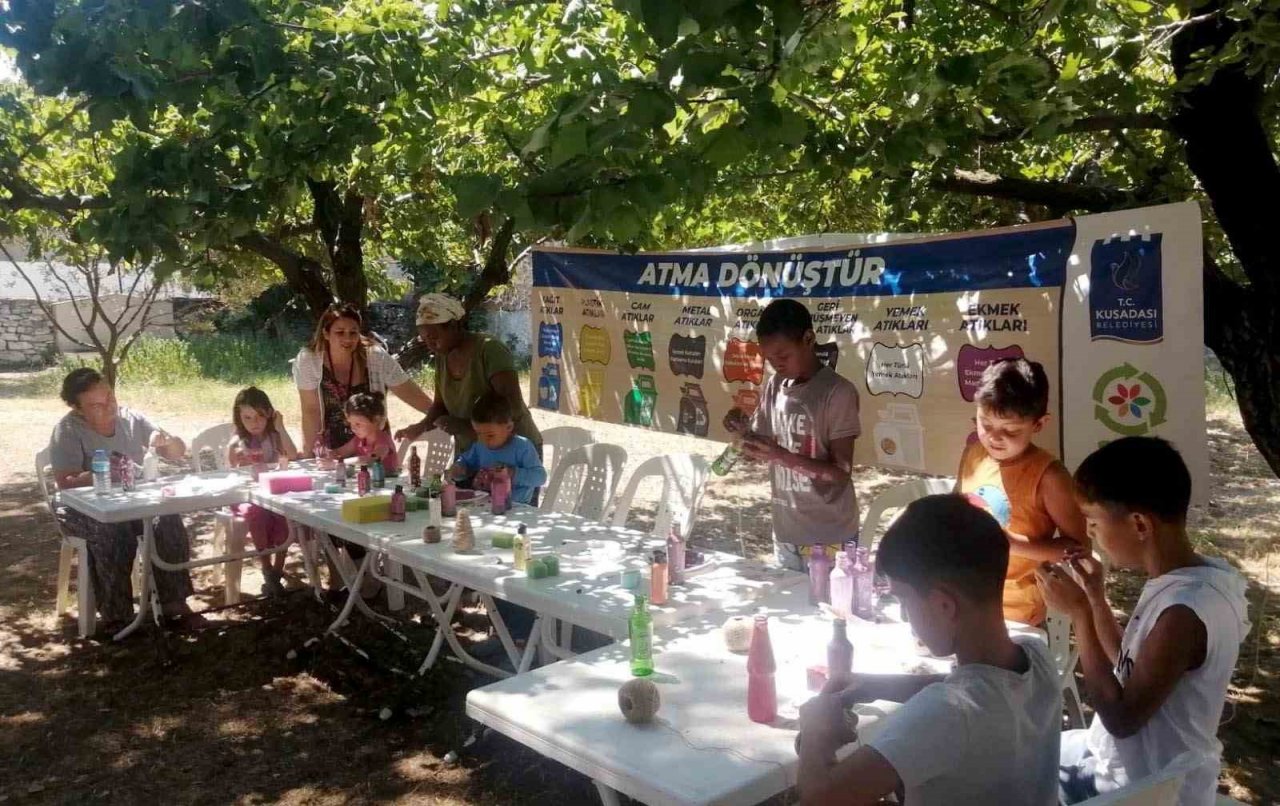 Kuşadası’nda çocuklar eğlenerek geri dönüşüm bilinci kazanıyor