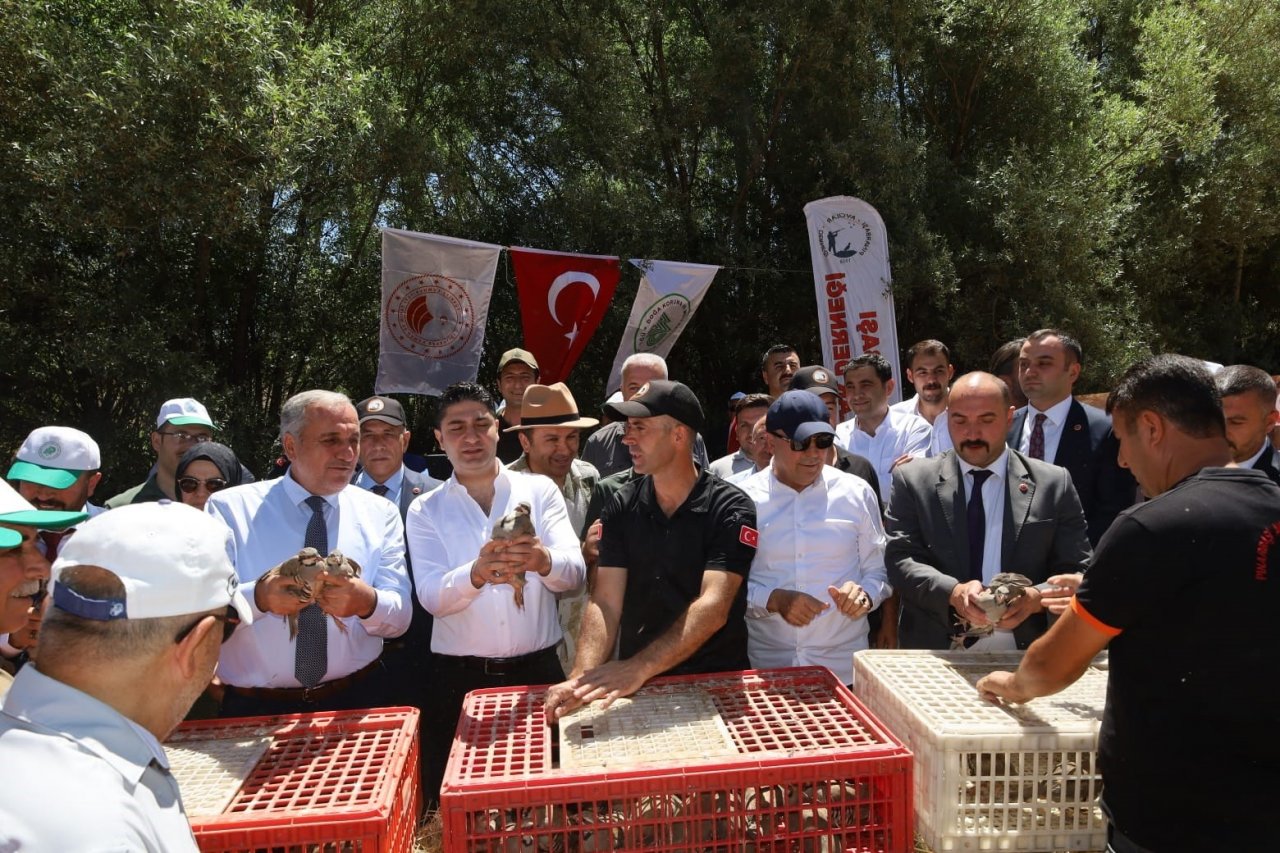 Özdemir; yaban hayatının desteklenmesi programına katıldı