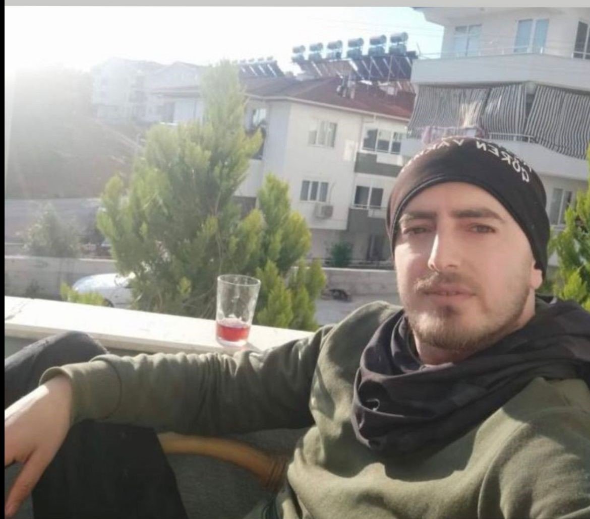 Tünel içinde hatalı sollama yapan kamyon kazaya sebeb oldu, o anlar tünel kameralarına yansıdı