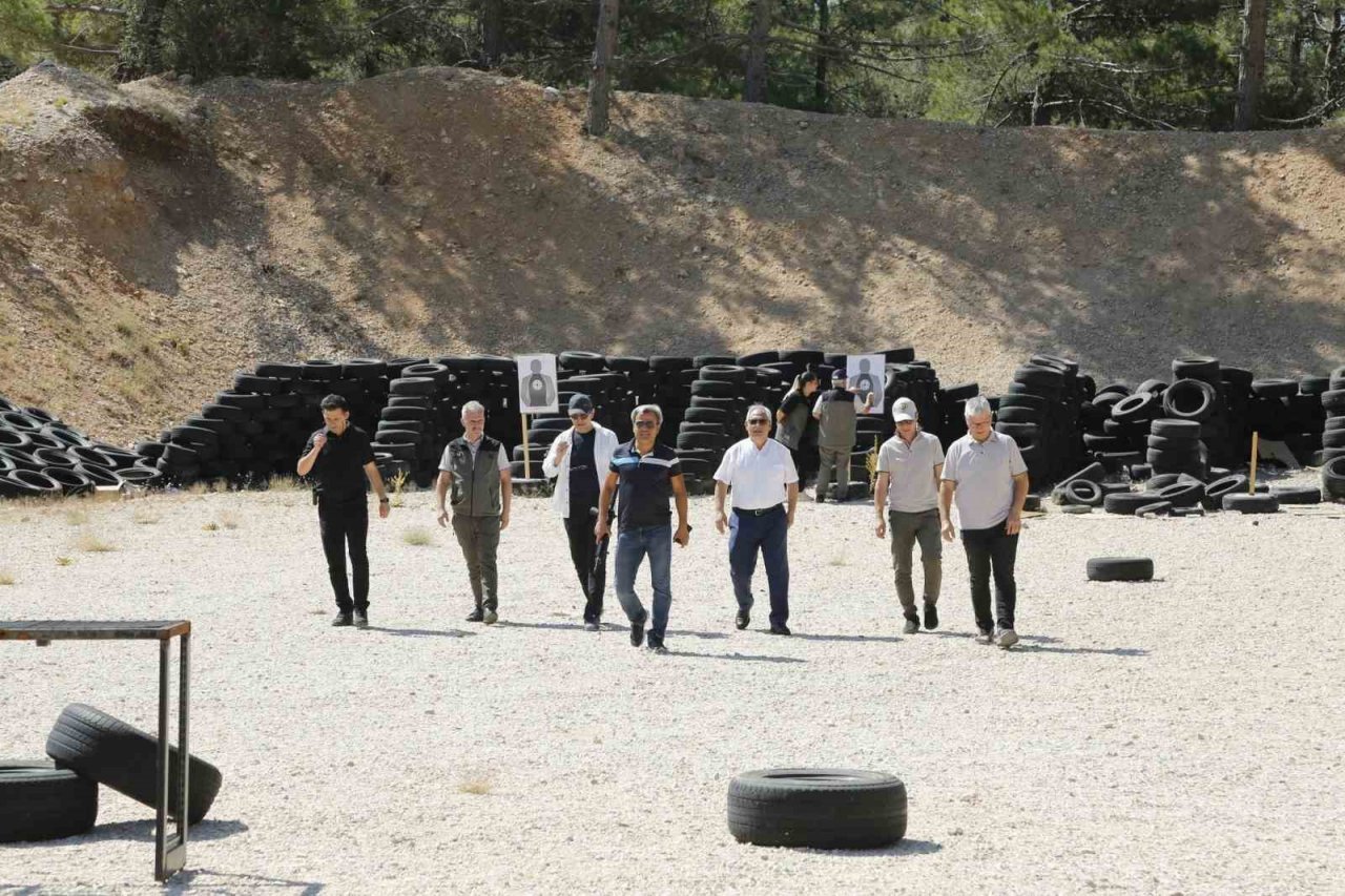 Muğla Orman Bölge Müdürlüğü’nde silah taşıyan personellere eğitim verildi