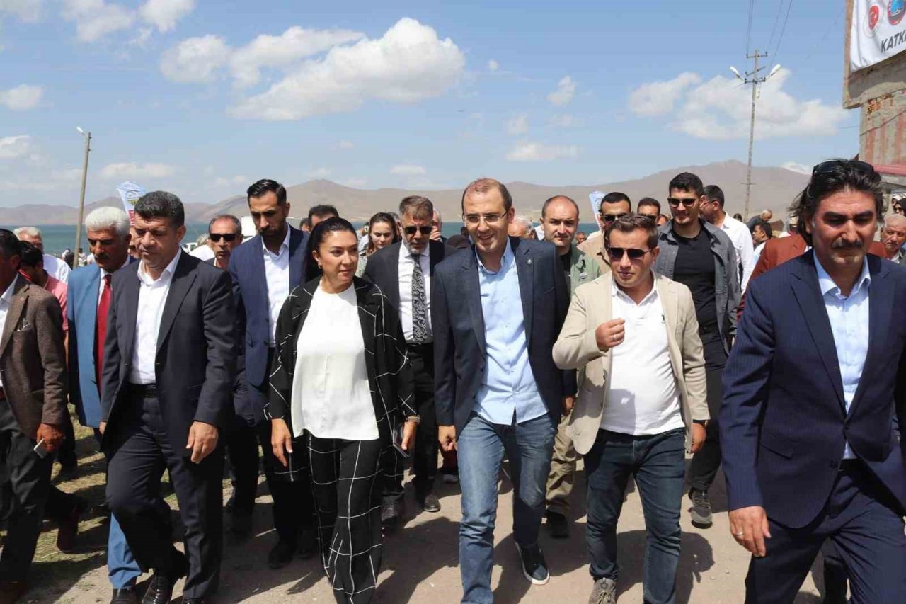 Ağrı’da 4. Balık Gölü Festivali’ne büyük ilgi