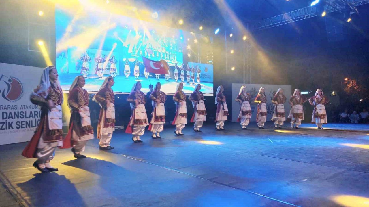 Uluslararası Atakum Halk Dansları finali