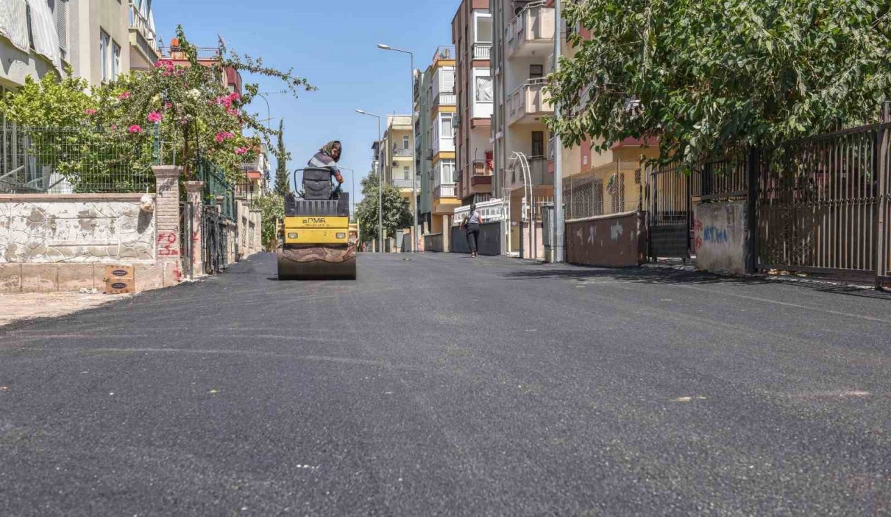 Kepez Gündoğdu’nun asfaltını yeniliyor