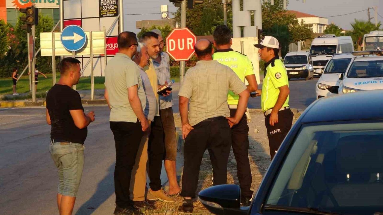 Tır ile otomobilin çarpıştığı kaza ucuz atlatıldı