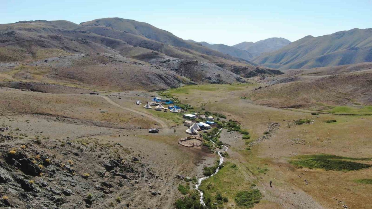 2 bin 500 rakımda ekmek mücadelesi