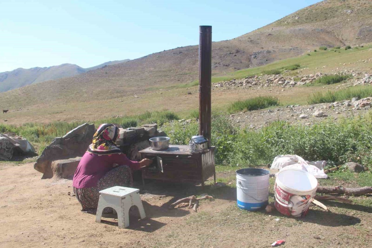 2 bin 500 rakımda ekmek mücadelesi