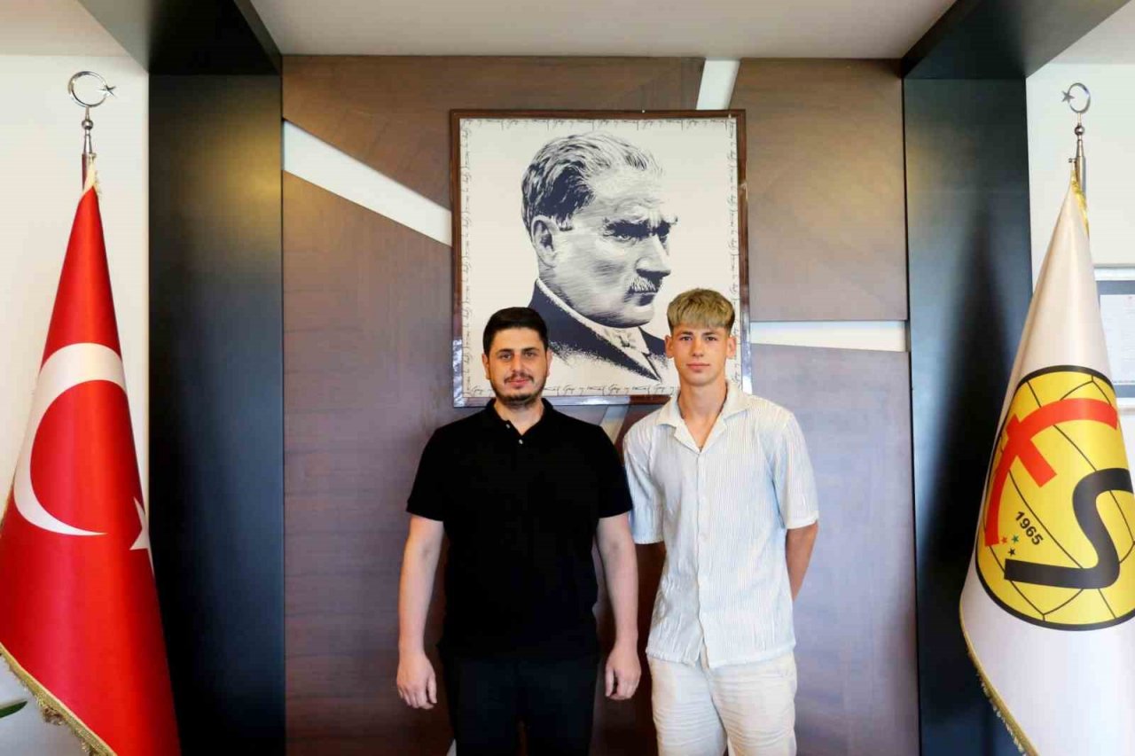 Eskişehirsporlu Eren Altıntaş, Alanyaspor’a transfer oldu