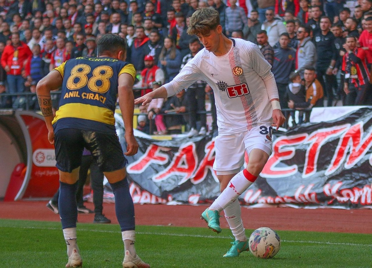 Eskişehirsporlu Eren Altıntaş, Alanyaspor’a transfer oldu