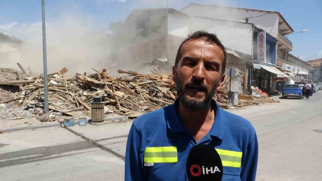 Malatya’da ağır hasarlı binaların yıkım işlemleri sürüyor