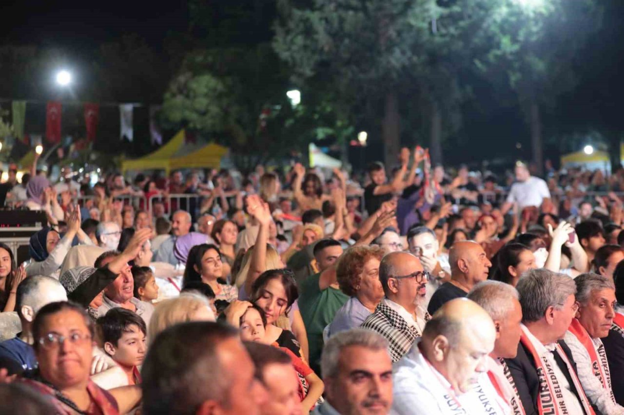 Gaziantep’te Hemşehriler Derneği Festivalinde Şanlıurfa standına yoğun ilgi