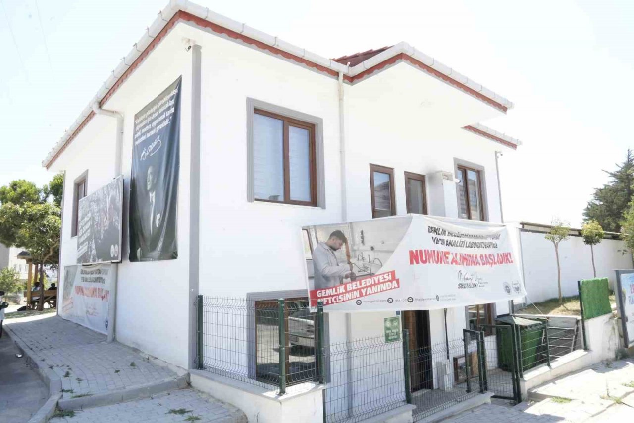 Gemlik Belediyesi’nin yaprak, toprak ve su analizi laboratuvarı ilçedeki çiftçiye rehber oldu