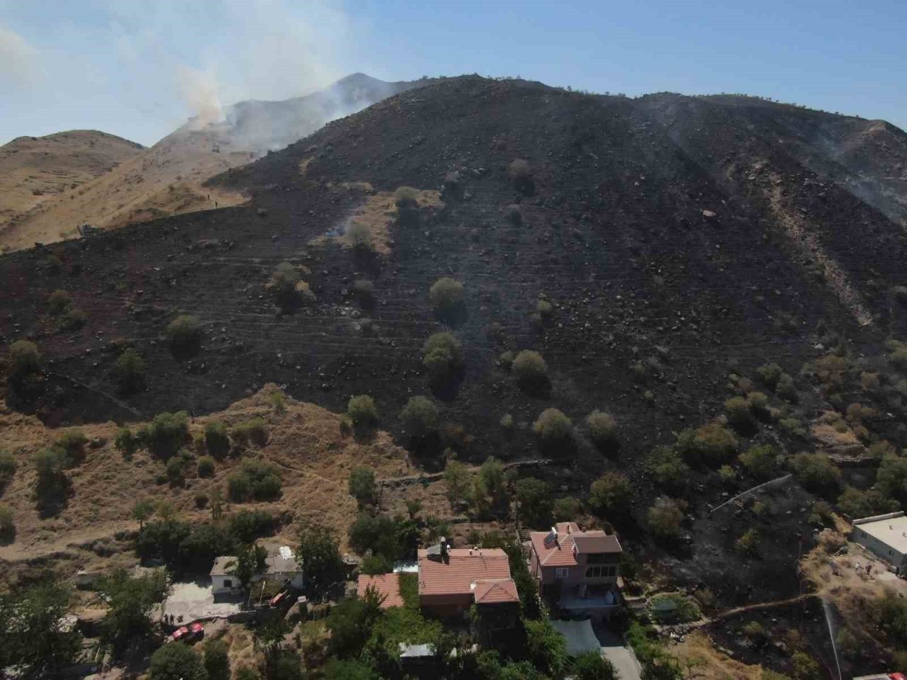 Yılanlı Dağı’ndaki yangın kontrol altına alındı