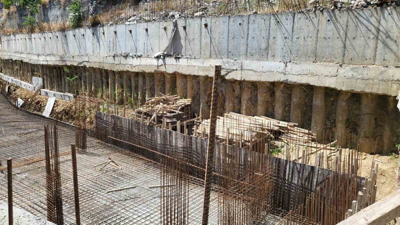 Sarıyer’deki inşaat çalışması nedeniyle çöken yola şeritli önlem