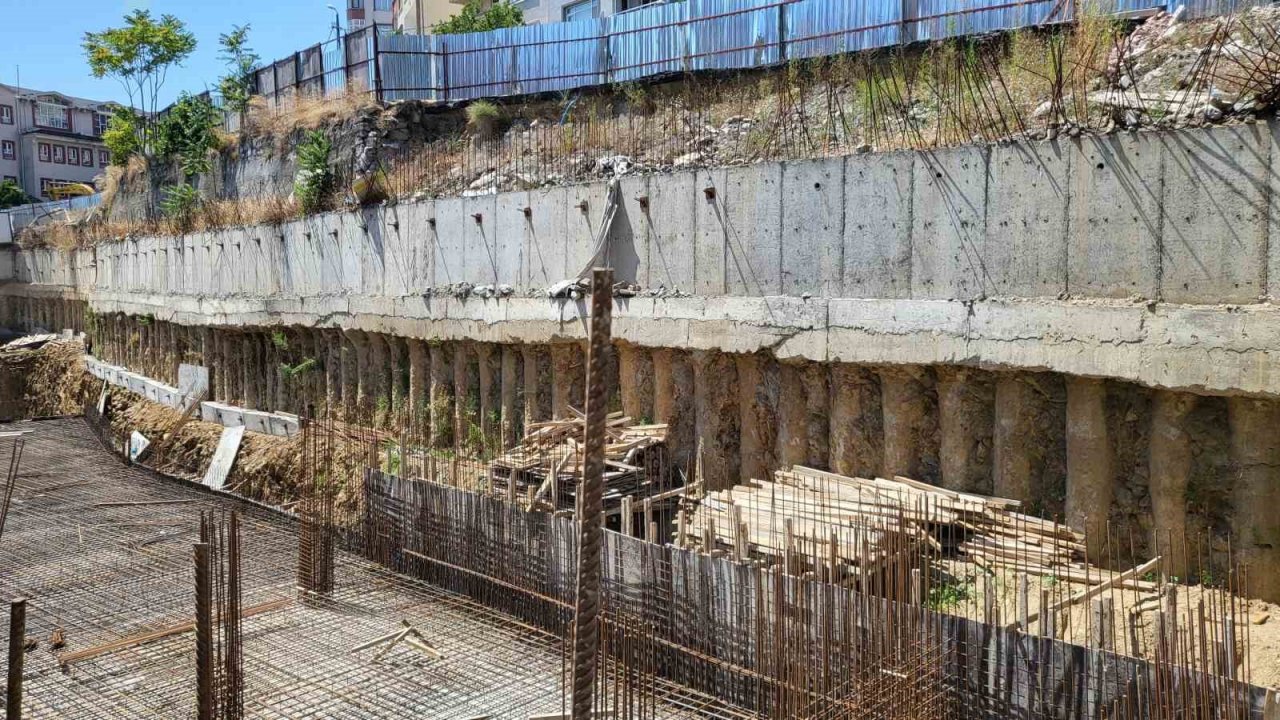 Sarıyer’deki inşaat çalışması nedeniyle çöken yola şeritli önlem