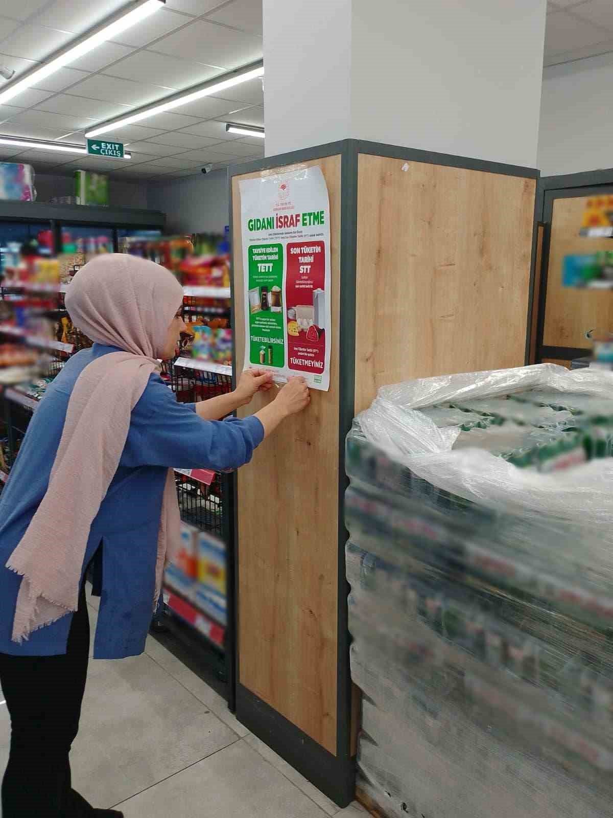 Didim’de “Raf ömrü” afişleri marketlere asıldı