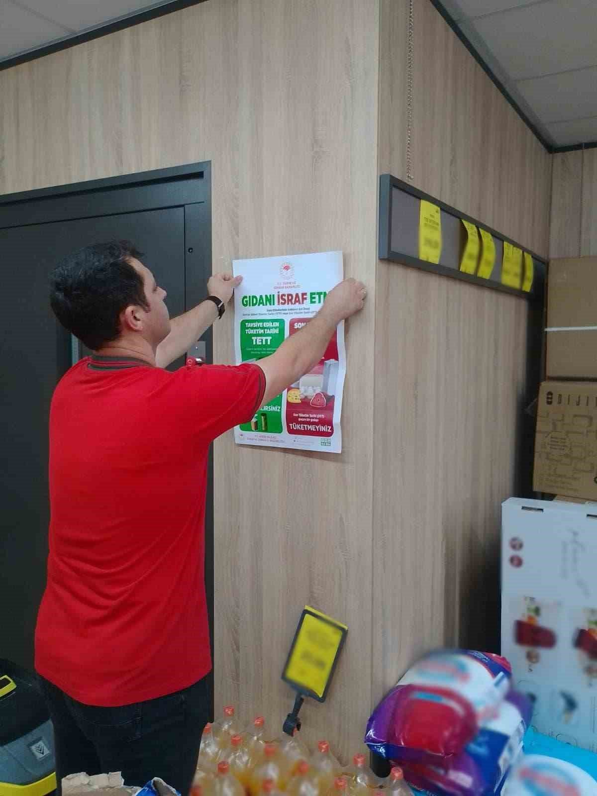 Didim’de “Raf ömrü” afişleri marketlere asıldı