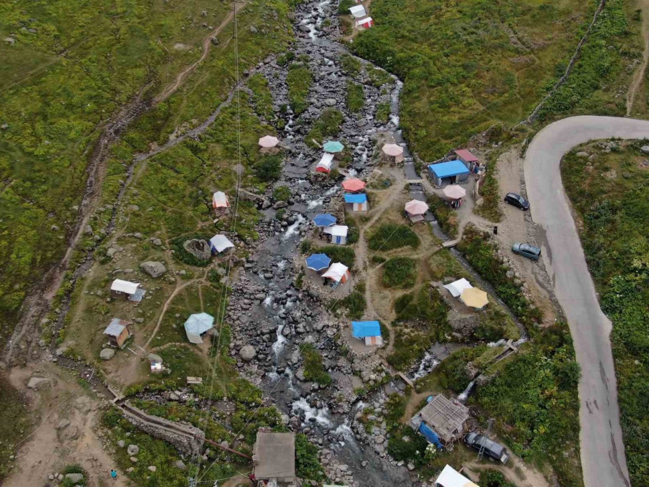 Demirkapı Yaylası’nda çadır kirliliği