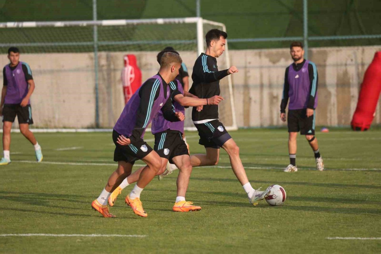 Taraftardan Erzurumspor’a tatlı dopingi