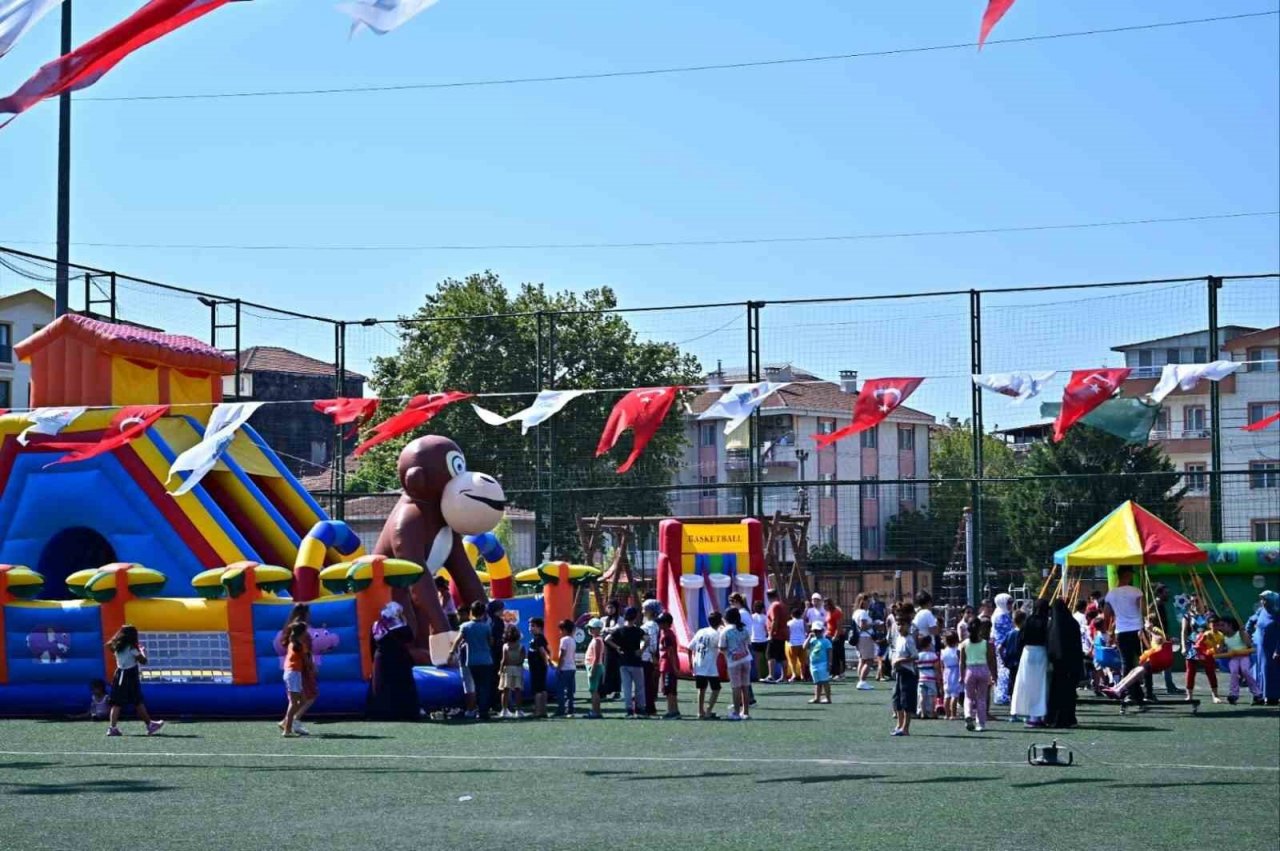 Yalova Belediyesi etkinliğinde çocuklar gönüllerince eğlendi