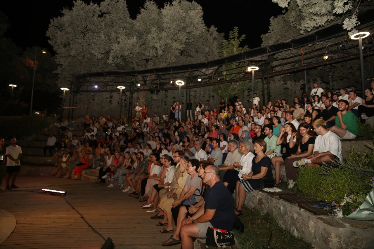 Nilüfer’de gençler ilk oyunlarında yıldızlaştı