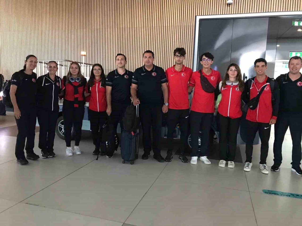 Dünya şampiyonu milli okçu Mete Gazoz, İstanbul’a geldi