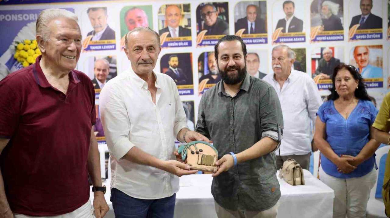 Altınkum Yazarlar Festivali usta kalemleri ağırlamaya devam ediyor