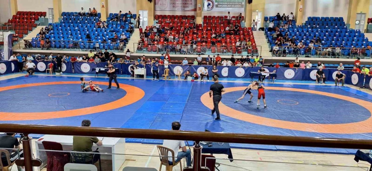 Serbestte Samsun, grekoromende Trabzon birinci oldu