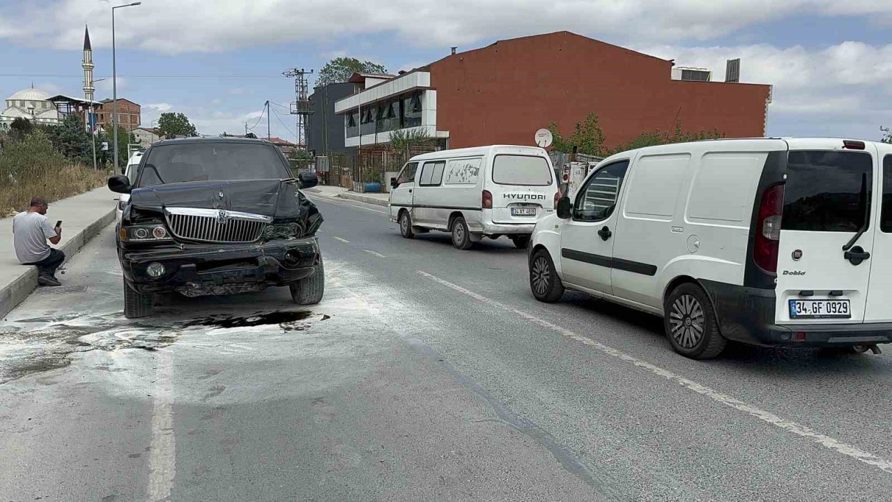 Arnavutköy’deki kazada 2 kişi yaralandı: İlk müdahaleyi eğitime giden arama kurtarma ekibi yaptı