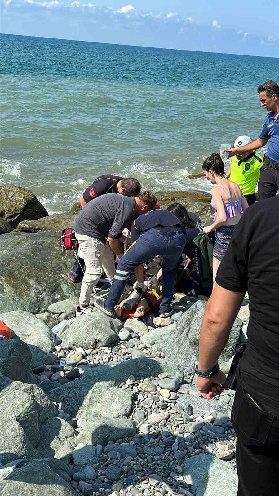 Artvin’de serinlemek için denize giren 9 yaşındaki kız çocuğu boğuldu