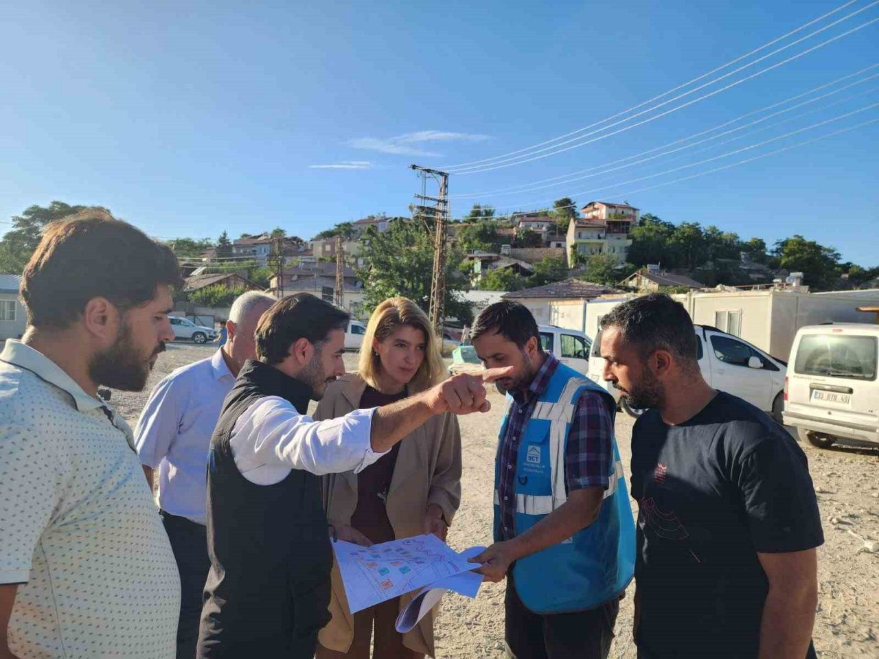 Milletvekili Ölmeztoprak: "Deprem bölgesinde çalışmaların hızla sürüyor"