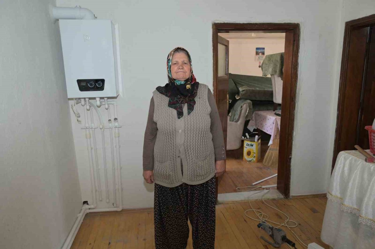 Isparta Belediyesi gelir düzeyi düşük aileleri doğalgazla buluşturuyor