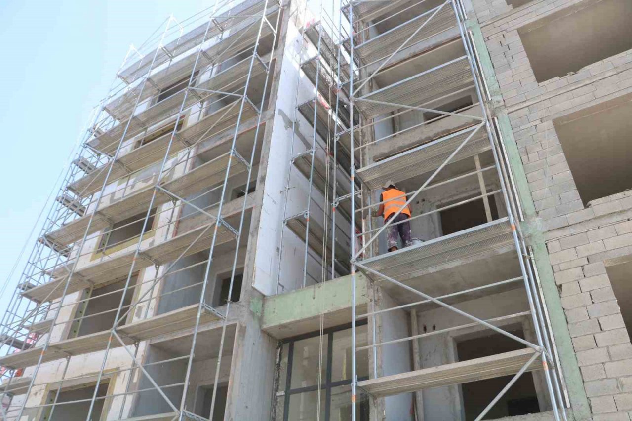 Enkaza dönen Hatay’da deprem konutları yükseliyor