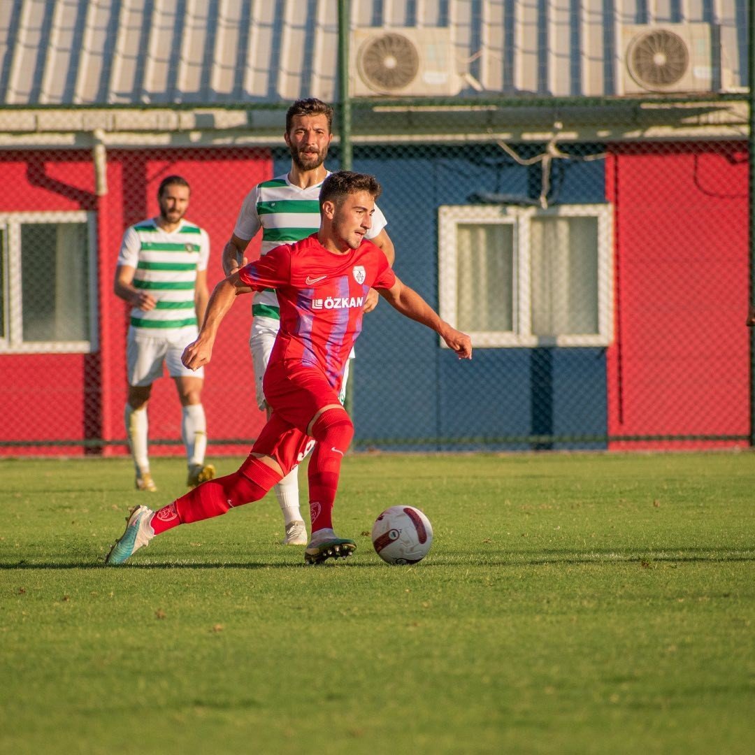 Efeler 09 SFK, hazırlık maçında Altınordu’ya boyun eğdi