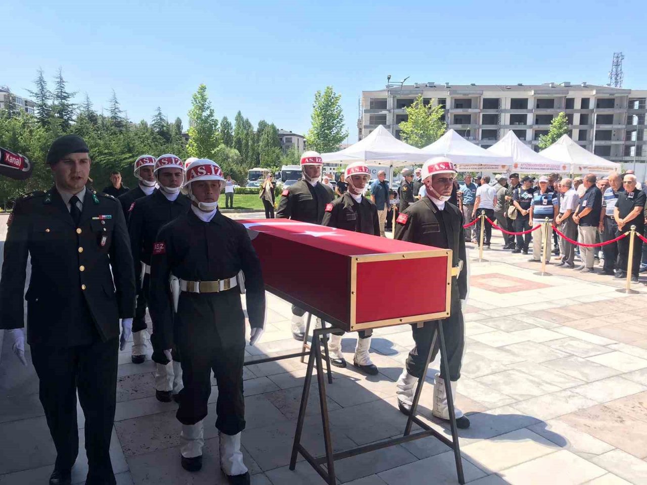 Vefat eden emekli Tümgeneral Özdeğirmenci toprağa verildi