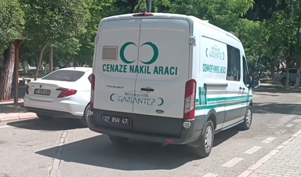 Arkadaşı tarafından yanlışlıkla vurulan 15 yaşındaki çoban kurtarılamadı