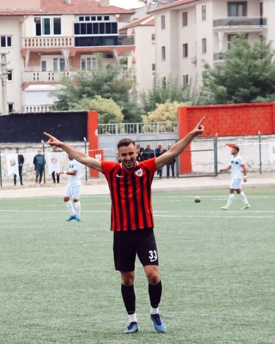 Sökespor gol kralını renklerine bağladı