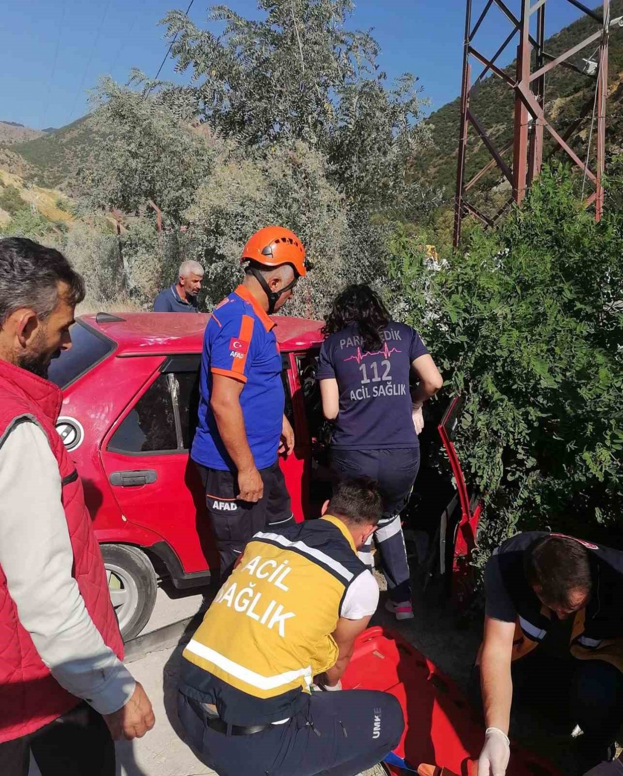 Gümüşhane’de kavşakta kaza: 3 yaralı