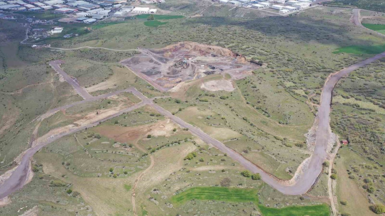 Başkan Özdoğan: "Sanayicimize destek oluyor, yeni alanlar açıyoruz"