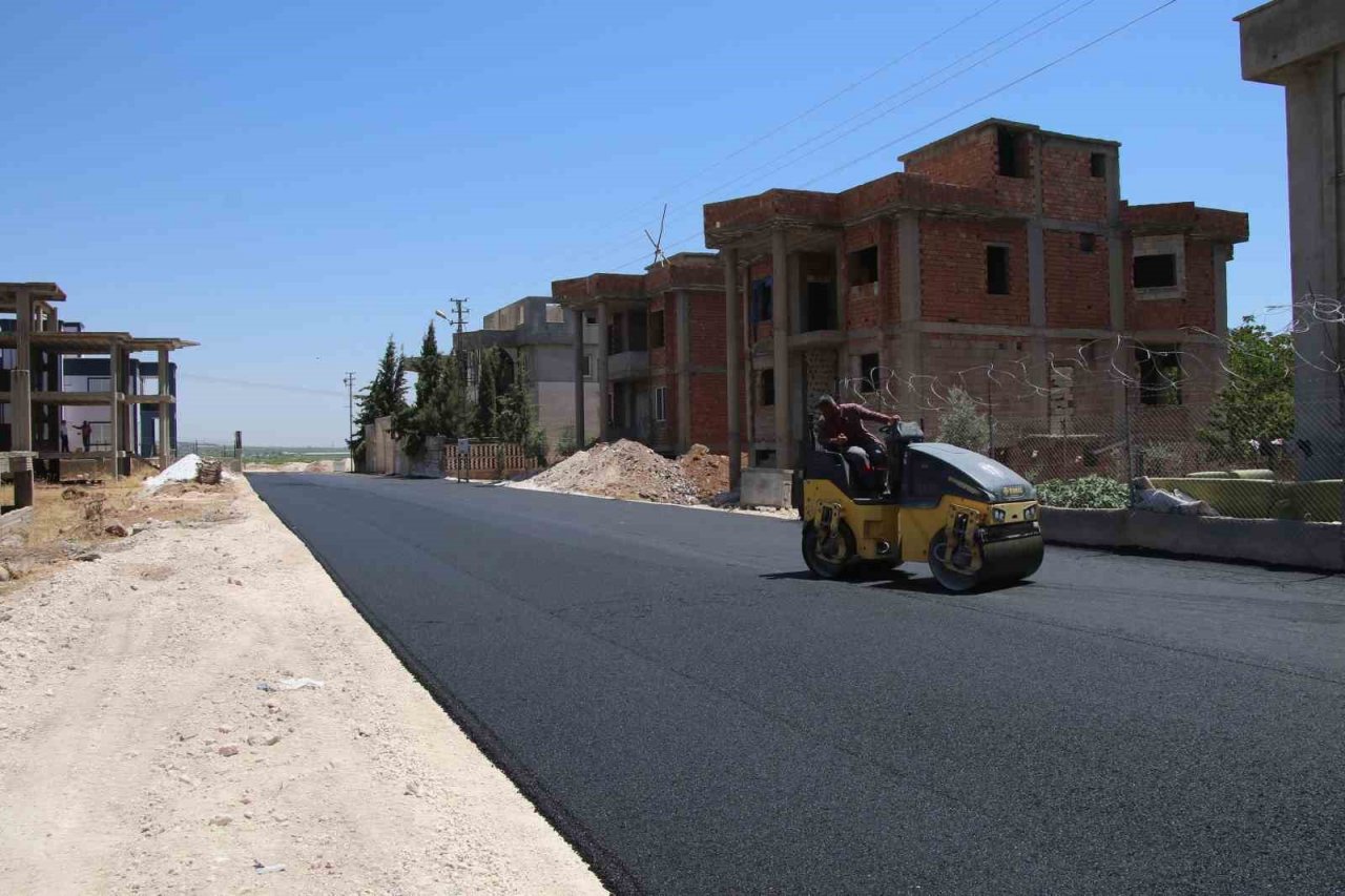 Haliliye’de sıcak asfalt çalışmaları devam ediyor