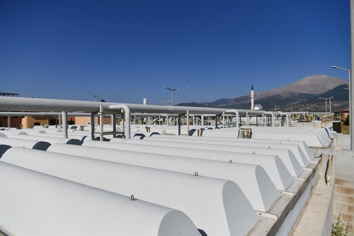 Isparta Valisi Baruş, vatandaşların kötü koku şikayetinde bulunduğu Deri OSB’yi denetledi