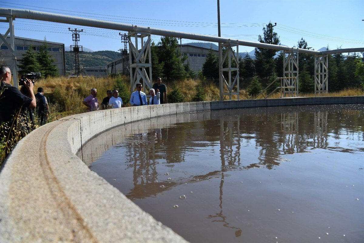 Isparta Valisi Baruş, vatandaşların kötü koku şikayetinde bulunduğu Deri OSB’yi denetledi