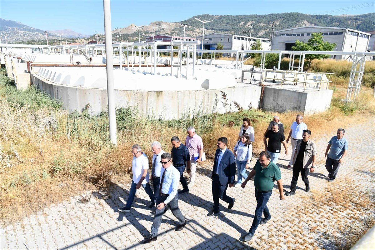Isparta Valisi Baruş, vatandaşların kötü koku şikayetinde bulunduğu Deri OSB’yi denetledi