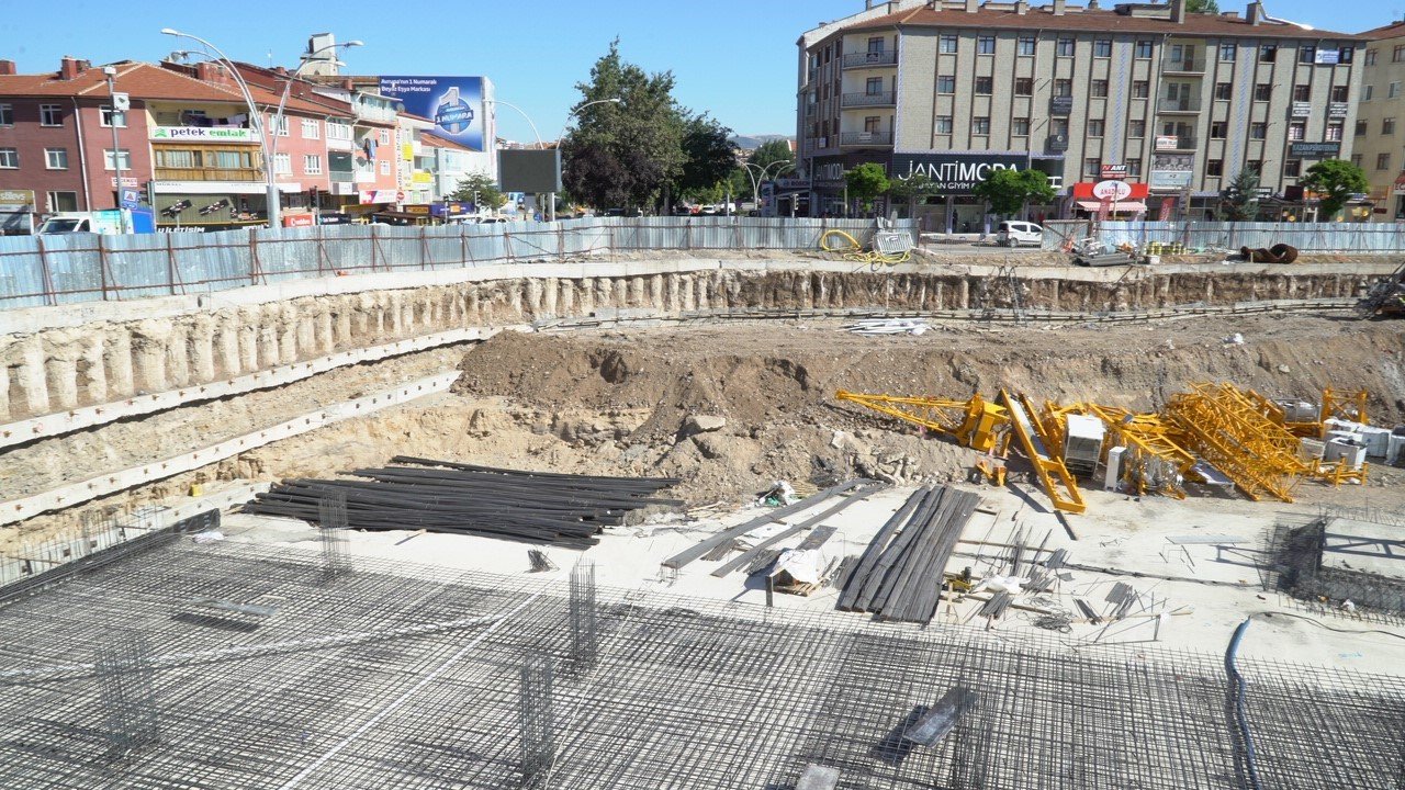 Kahramankazan Belediye Başkanı Oğuz: “7 bakanlığa denk bütçesi var, 18 kreş yaptım diye övünüyor”