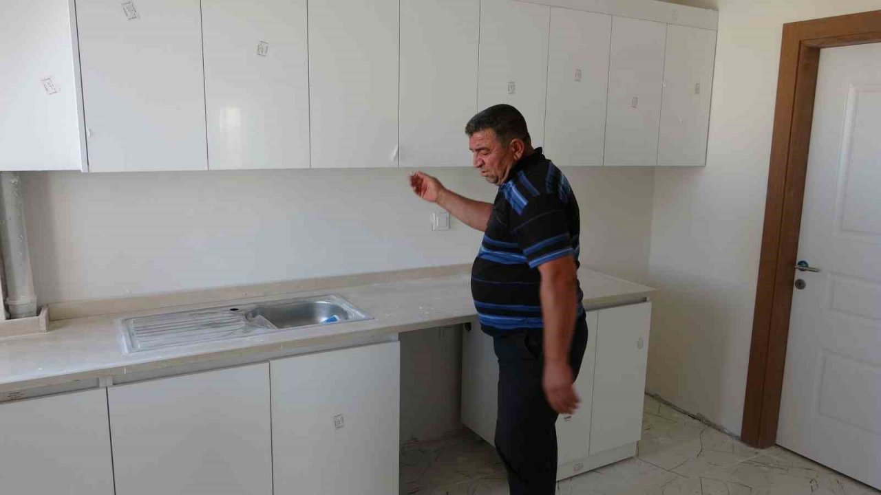 Deprem bölgesi Malatya’da köy evlerinden sona gelindi