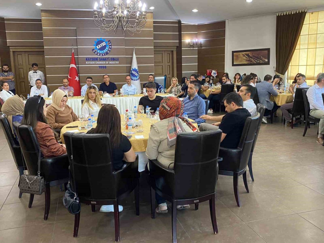 Büyükşehir Kariyer Merkezi’nden şehirde geniş kapsamlı insan kaynakları toplantısı