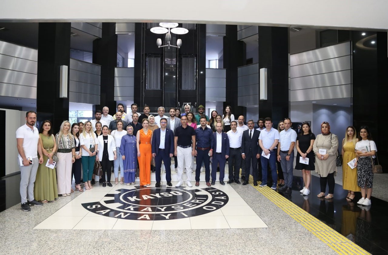 Büyükşehir Kariyer Merkezi’nden şehirde geniş kapsamlı insan kaynakları toplantısı