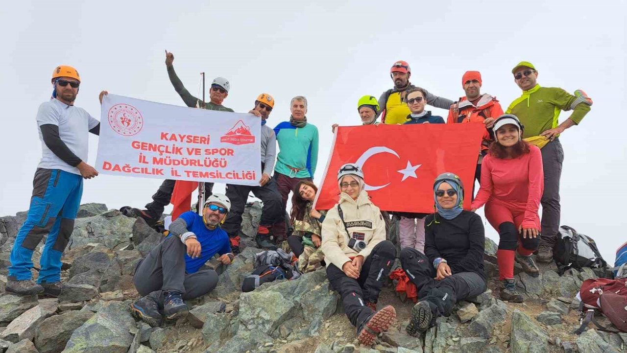 Kayserili Dağcılar Kaçkar’a Tırmandı